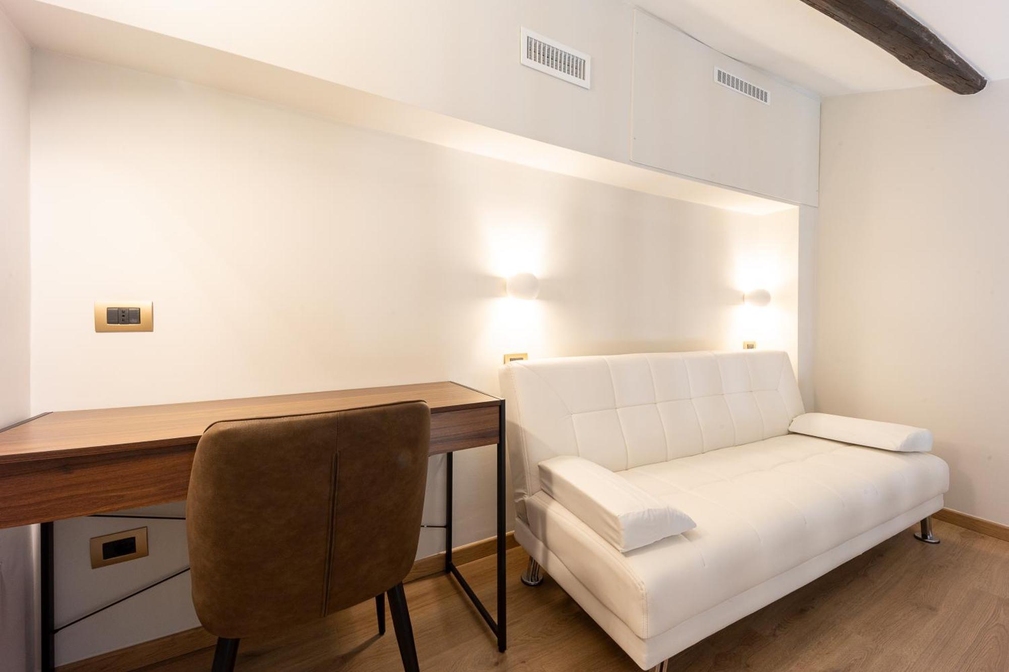 Dimora Cardinal Moroni Hotel โรม ภายนอก รูปภาพ
