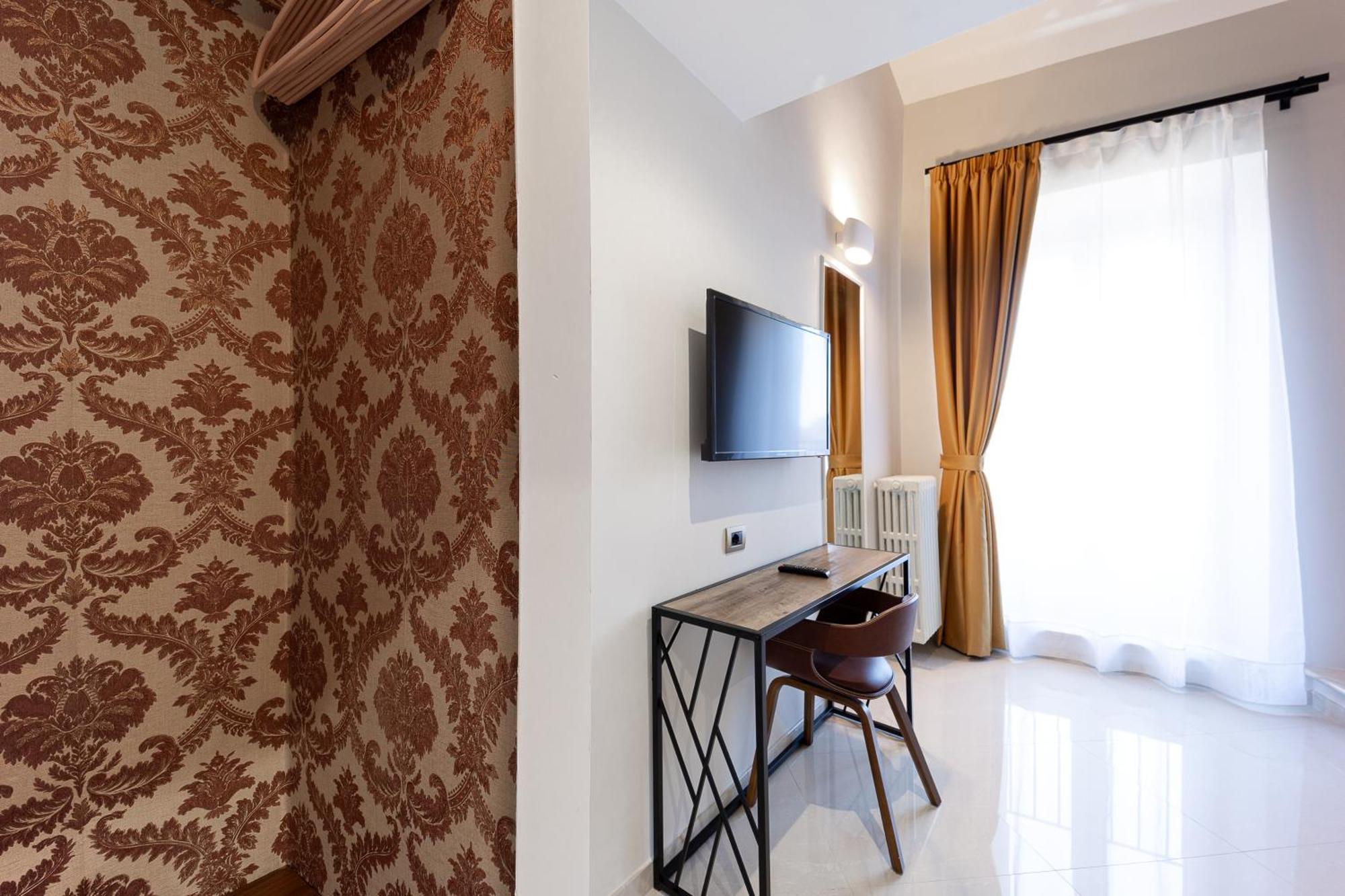 Dimora Cardinal Moroni Hotel โรม ภายนอก รูปภาพ