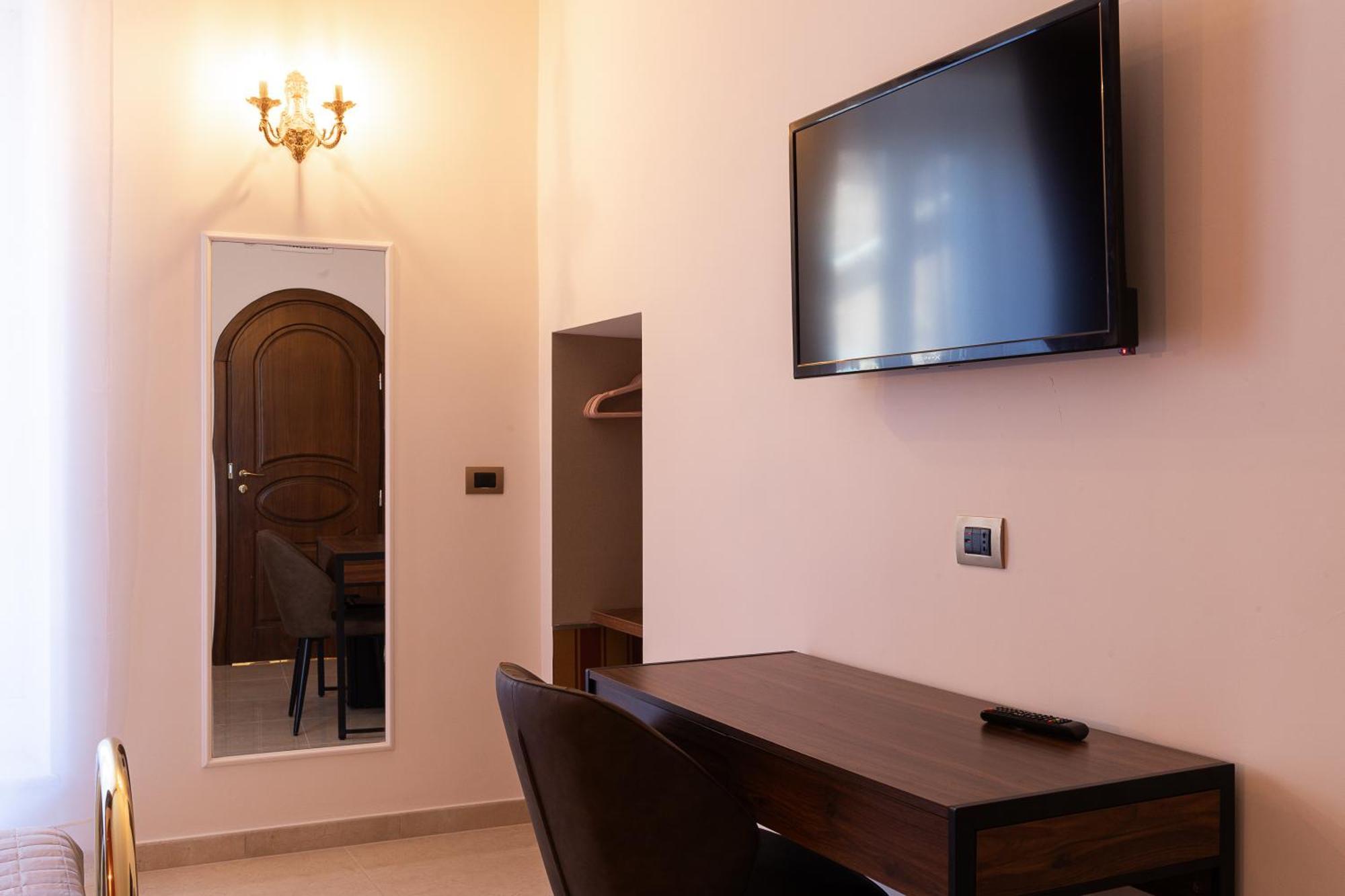 Dimora Cardinal Moroni Hotel โรม ภายนอก รูปภาพ